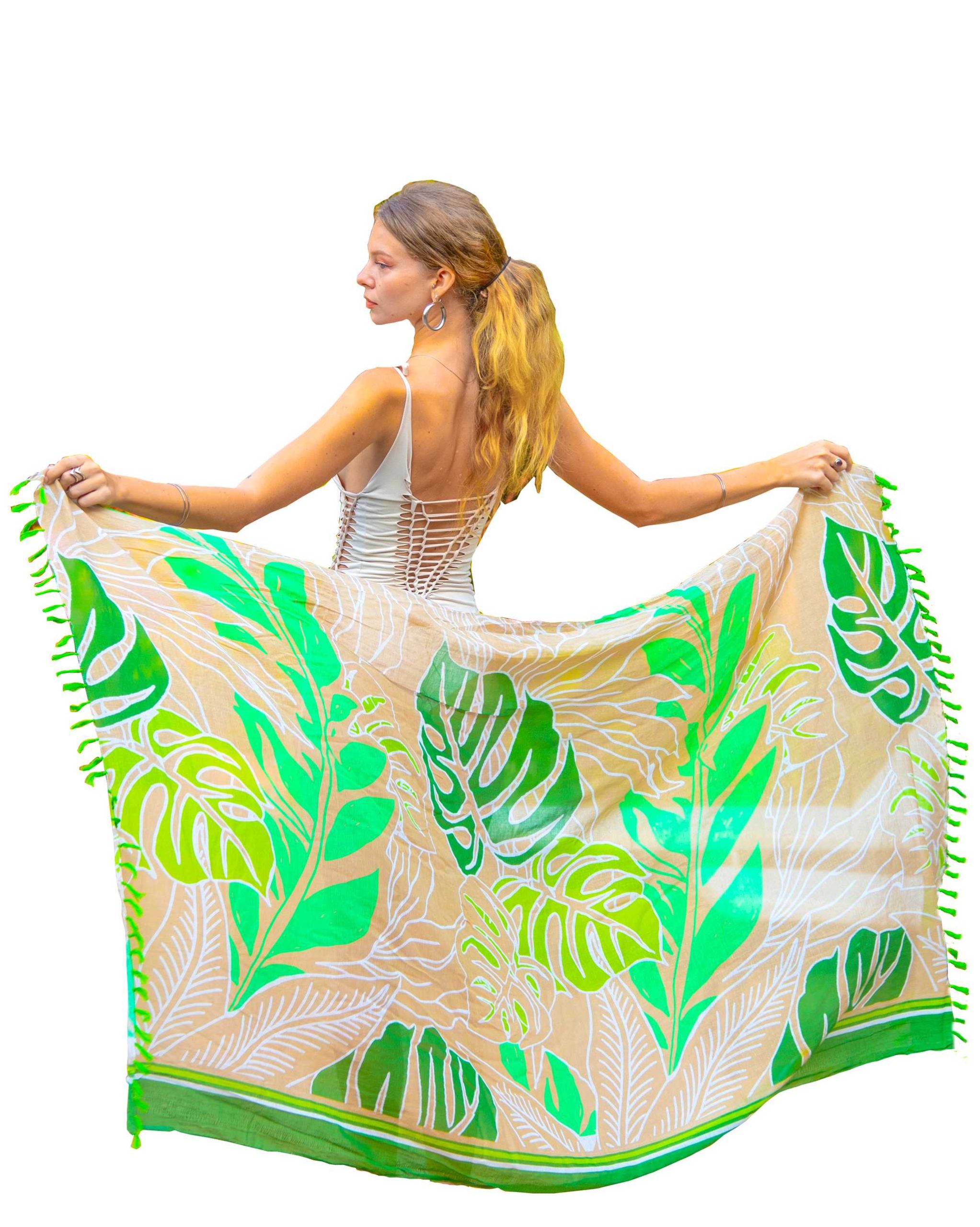 Green Tropical Leaf Pareo ()